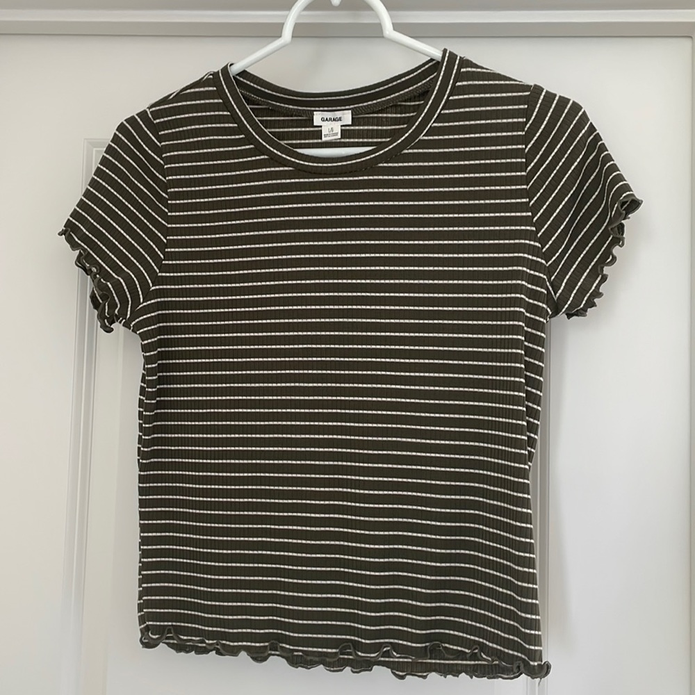 Garage Lightweight Striped Short Sleeve Shirt w/Ruffled Sleeve/Waist Olive/White